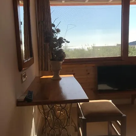 Nashos Deluxe Bungalows
