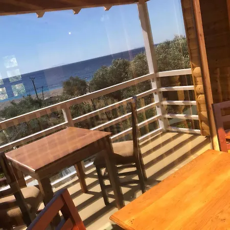 Hotel Nashos Deluxe Bungalows Himare