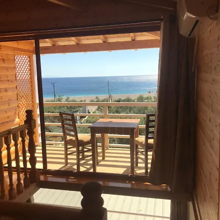 Hotel Nashos Deluxe Bungalows Himare